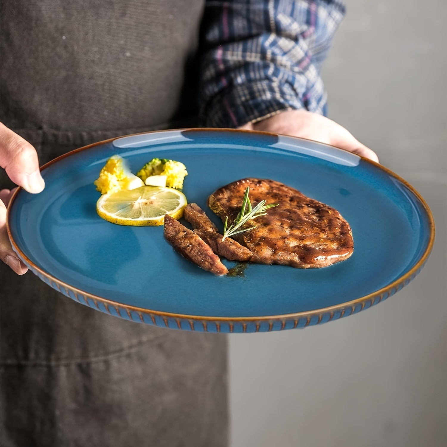 Elegant 2667cm Large Ceramic Dinner Plate Microwave Safe